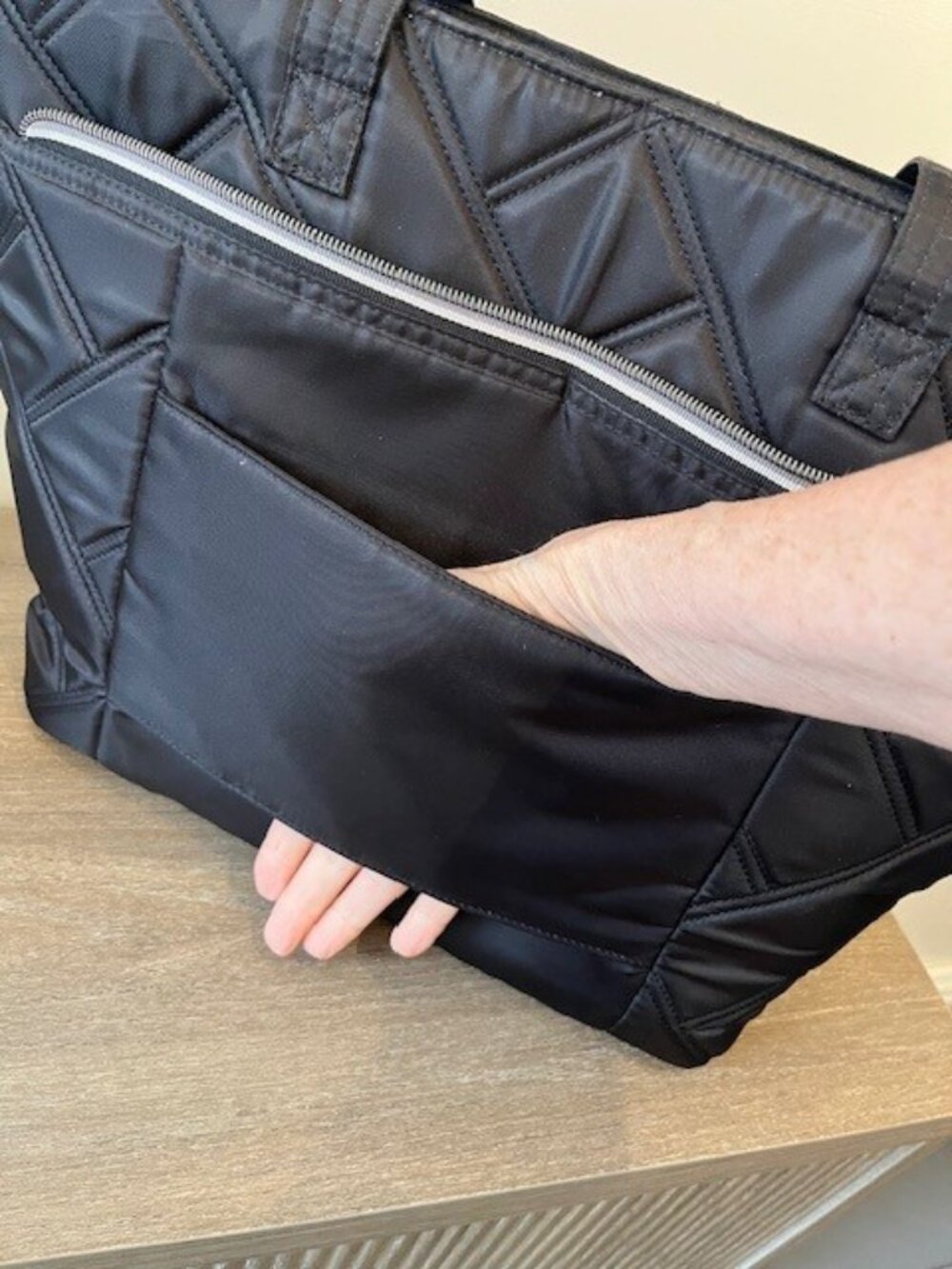 Lug Medium Skyliner Tote - Picture 3 of 14